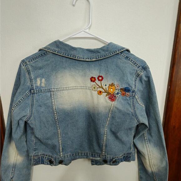 Rare Distressed Floral Embroidery Cropped Womens Denim Jacket Button Up Sz Small - Picture 3 of 6